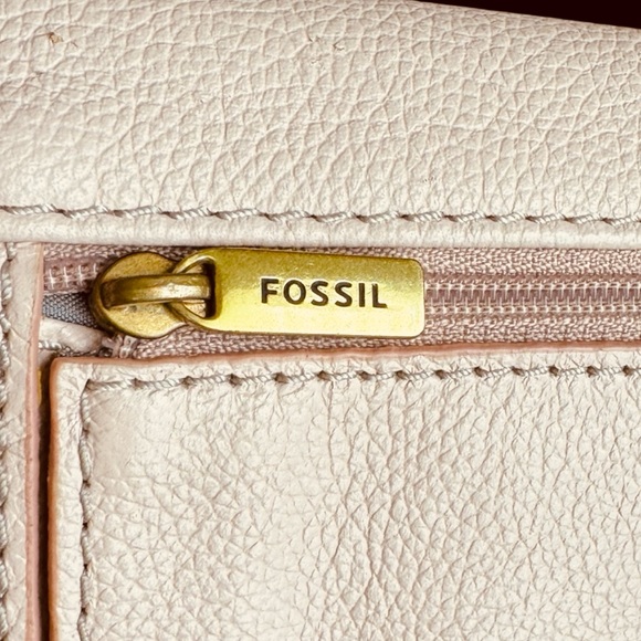 Fossil Pink Leather Women's Wallet / Clutch/ Organizer - Picture 12 of 16